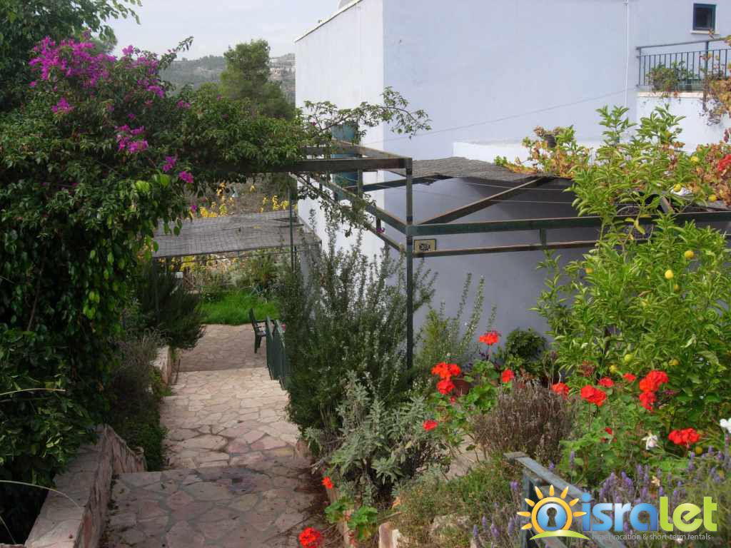 private house west to Jerusalem for short term rent Jerusalem