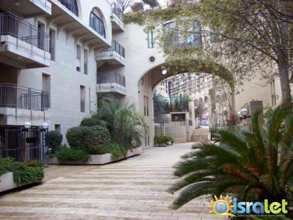 LUXURY SHORT/LONG TERM RENTALS! Luxury apartments in the city center