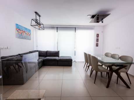 Lovely 3-BDR Kosher Apartment with Pool